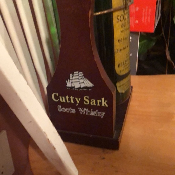 City sark whiskey bottle from Scotland - Picture 8 of 9